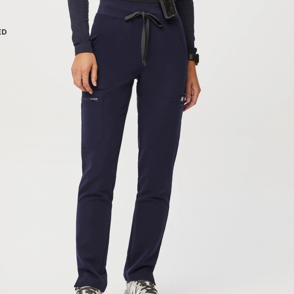 Figs Women's Yola Skinny Scrub Pants in Navy